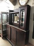 Antique style Antique shop cabinet in Wood and glas 20e eeuw