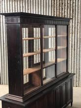 Antique style Antique shopcabinet in Wood and glass 20e eeuw