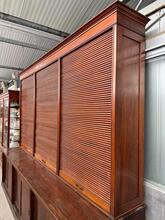 style Antique shopcabinet