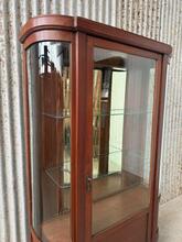 Antique style Shopcabinet in wood and glass