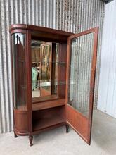 Antique style Shopcabinet in wood and glass