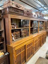 Antique style Antique shopcabinet in Wood and glass