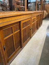 Antique style Antique shopcabinet in Wood and glass