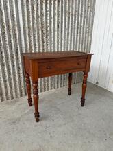 Antique style Sidetable in Wood