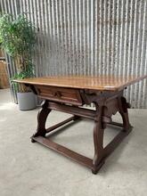 style Antique table in Wood