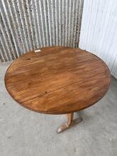 Antique style Table in wood, Europa