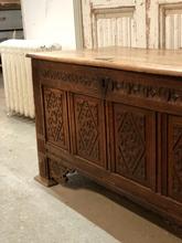 Antique style Antique trunk in Oak