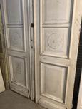 Antique style Antique white doors in Wood