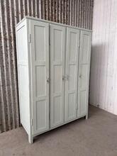 Antique style Wooden locker cabinet in Wood