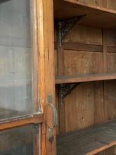 Winkelkast antiek Frankrijk 19e eeuw Apothekers kast stijl in hout en glas, Frankrijk 20e eeuws
