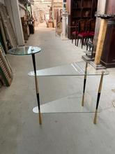 Design tafel design stijl in glas en ijzer,