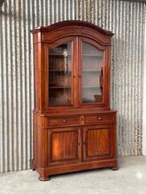 style Glass cabinet