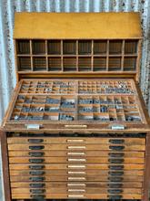 Industrial style Industrial letter press in wood, chest of drawers 20th Century