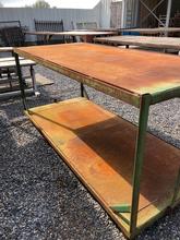 Industrial style Industrial table on wheels in Wood and iron