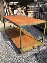 Industriële tafel op wielen Industrieel stijl in Hout en ijzer,