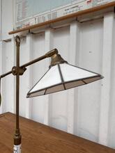 Vintage messing bureaulamp  Tiffany stijl in glas en messing, 1930