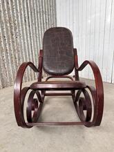 style Vintage patchwork design leather rocking chair in wood and leather , Europa