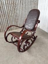 style Vintage patchwork design leather rocking chair in wood and leather , Europa