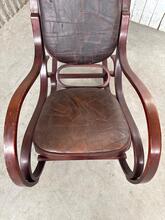 style Vintage patchwork design leather rocking chair in wood and leather , Europa